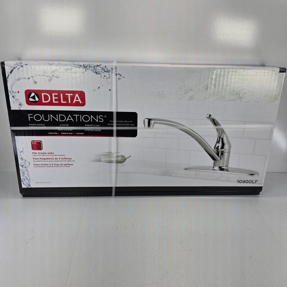 Delta Foundations Chrome Single Handle Kitchen Faucet 3-Hole‎ 10900LF New